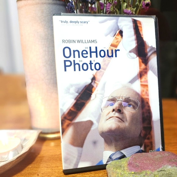 One Hour Photo DVD - Picture 1 of 1